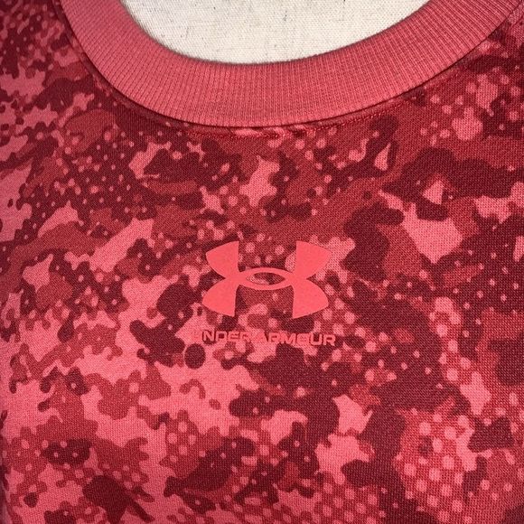 NWT Under Armour Rival Fleece Camo Crew Pullover Sweatshirt Calypso Pink - Picture 4 of 10